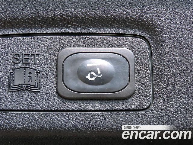 Lincoln MKC 2016 — photo 16