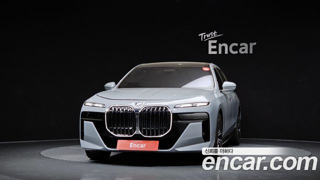 BMW 7-Series 2025 — photo 3