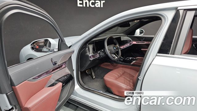 BMW 7-Series 2025 — photo 13