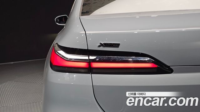 BMW 7-Series 2025 — photo 9