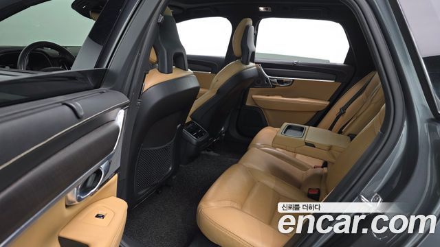 Volvo V90 2018 — photo 11