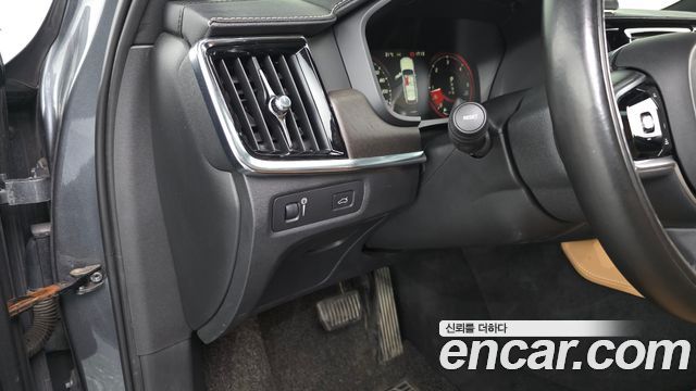 Volvo V90 2018 — photo 13