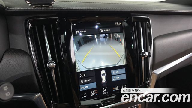 Volvo V90 2018 — photo 16