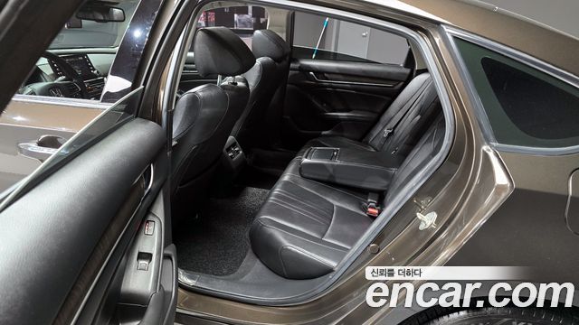 Honda Accord 2019 — photo 12