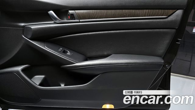 Honda Accord 2019 — photo 20
