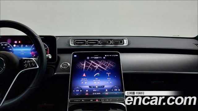 Mercedes-Benz S-Class 2023 — photo 16