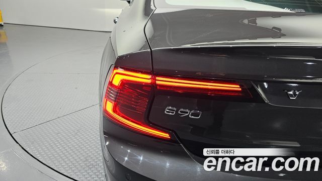 Volvo S90 2023 — photo 9