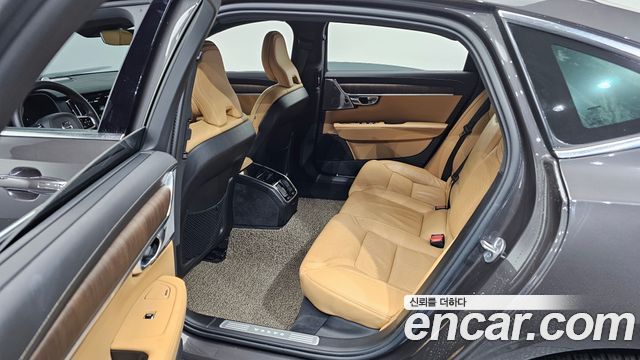 Volvo S90 2023 — photo 16
