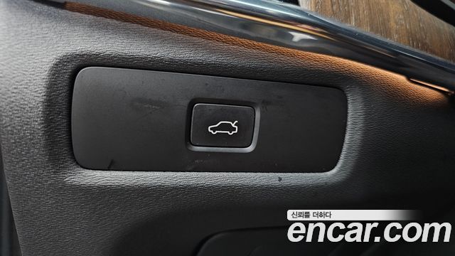 Volvo S90 2023 — photo 32
