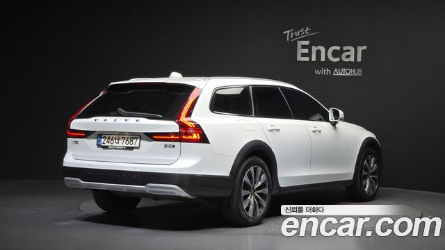 Volvo V90 2021 — photo 2