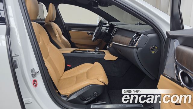 Volvo V90 2021 — photo 17