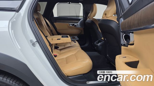Volvo V90 2021 — photo 18