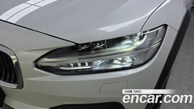 Volvo V90 2021 — photo 8