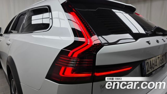 Volvo V90 2021 — photo 9