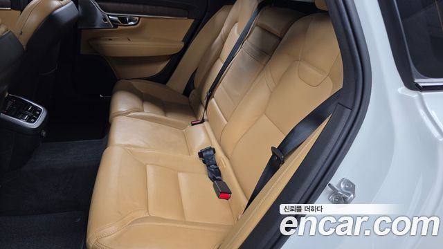Volvo V90 2021 — photo 31