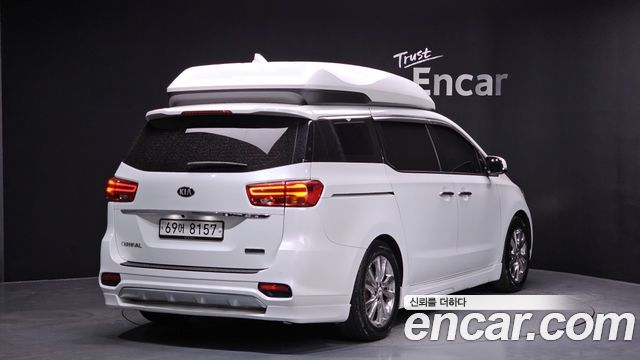 Kia Canival 2019 — photo 2