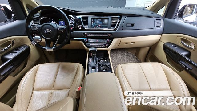 Kia Canival 2019 — photo 10