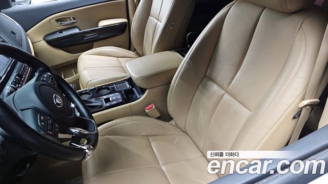 Kia Canival 2019 — photo 13