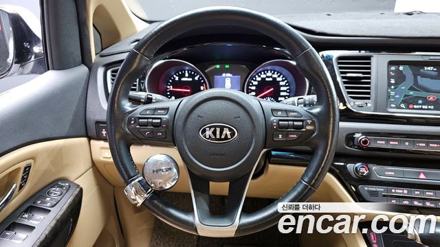 Kia Canival 2019 — photo 18