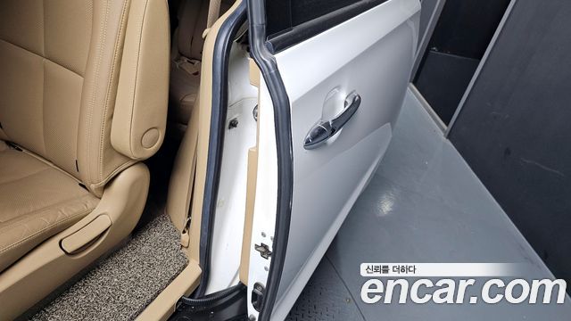 Kia Canival 2019 — photo 15