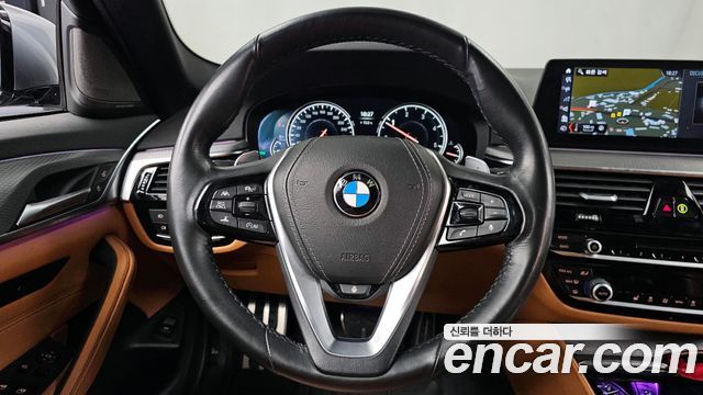BMW 5-Series 2018 — photo 13