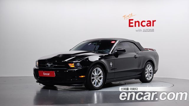 Ford Mustang 2011 — photo 1