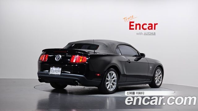 Ford Mustang 2011 — photo 2