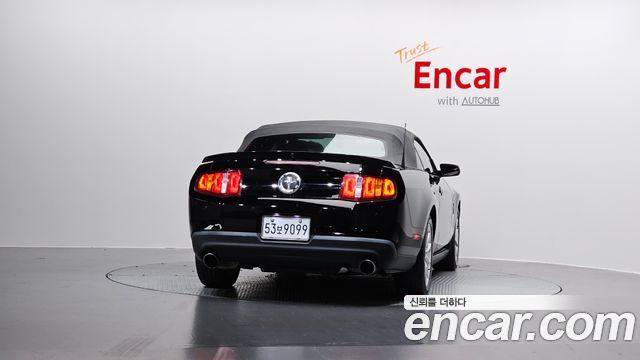 Ford Mustang 2011 — photo 4