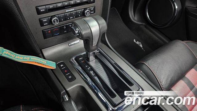Ford Mustang 2011 — photo 12