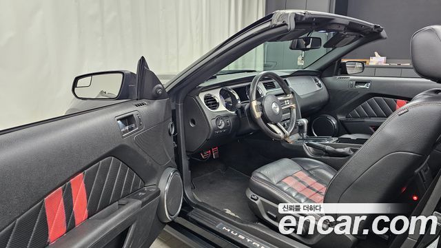 Ford Mustang 2011 — photo 13