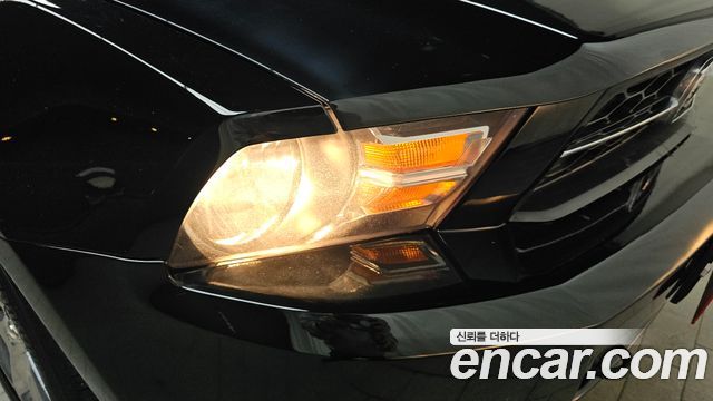 Ford Mustang 2011 — photo 8