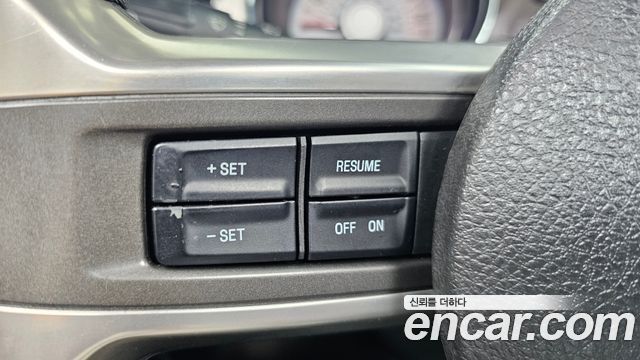 Ford Mustang 2011 — photo 29