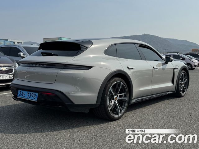 Porsche Taycan 2024 — photo 2