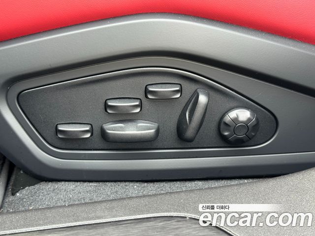 Porsche Taycan 2024 — photo 10