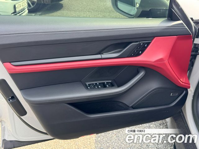 Porsche Taycan 2024 — photo 11
