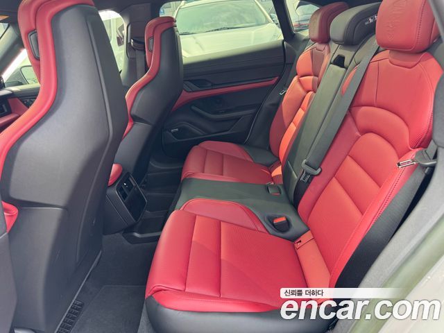 Porsche Taycan 2024 — photo 18