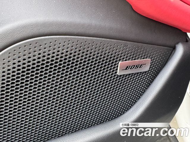 Porsche Taycan 2024 — photo 19