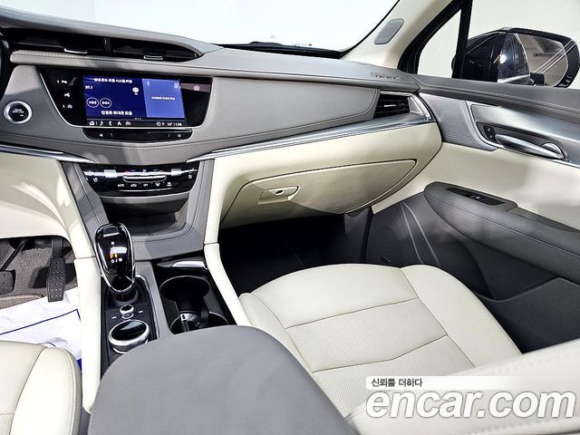 Cadillac XT5 2023 — photo 9