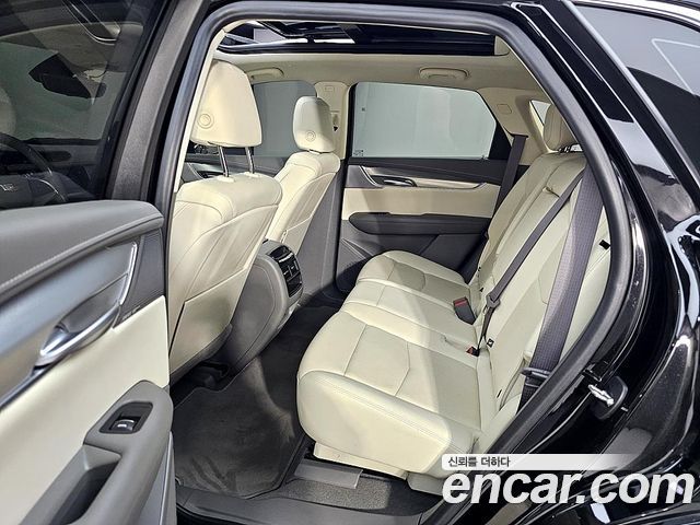 Cadillac XT5 2023 — photo 10