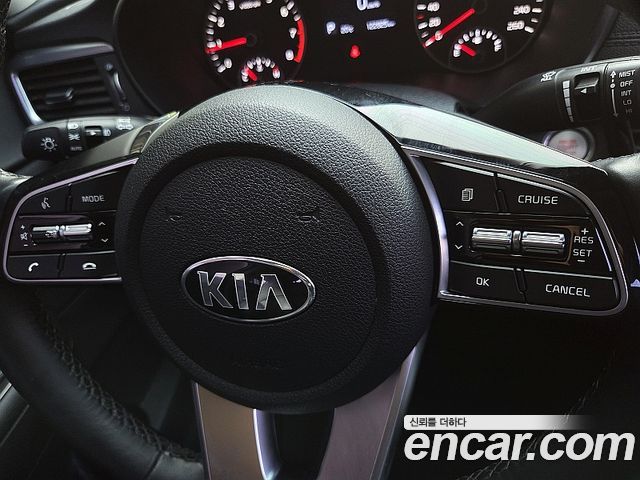 Kia K5 2019 — photo 12