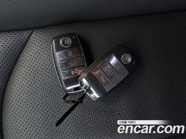 Kia K5 2019 — photo 16