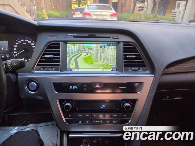 Hyundai Sonata 2015 — photo 13
