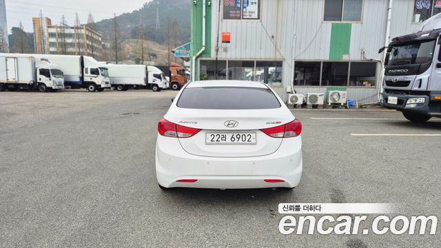 Hyundai AVANTE 2012 — photo 5
