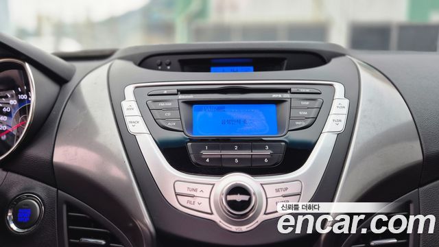 Hyundai AVANTE 2012 — photo 13