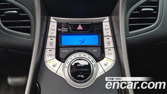 Hyundai AVANTE 2012 — photo 14