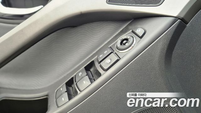 Hyundai AVANTE 2012 — photo 16