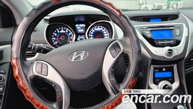 Hyundai AVANTE 2012 — photo 18