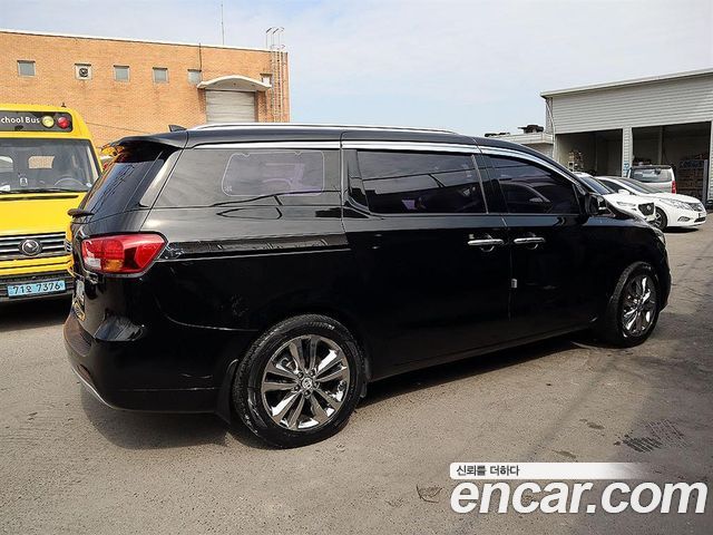Kia Canival 2017 — photo 3