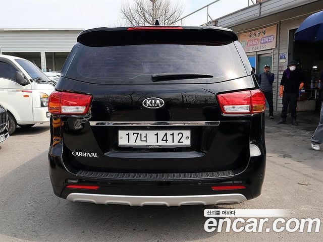 Kia Canival 2017 — photo 4