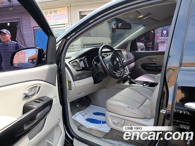Kia Canival 2017 — photo 6